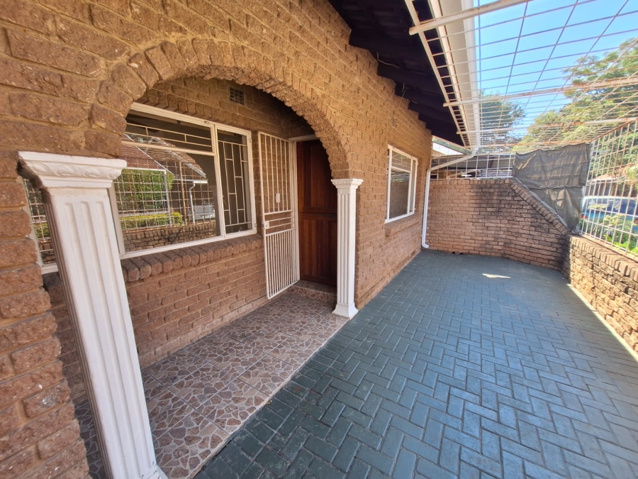 2 Bedroom Property for Sale in Lower Bo-dorp North West